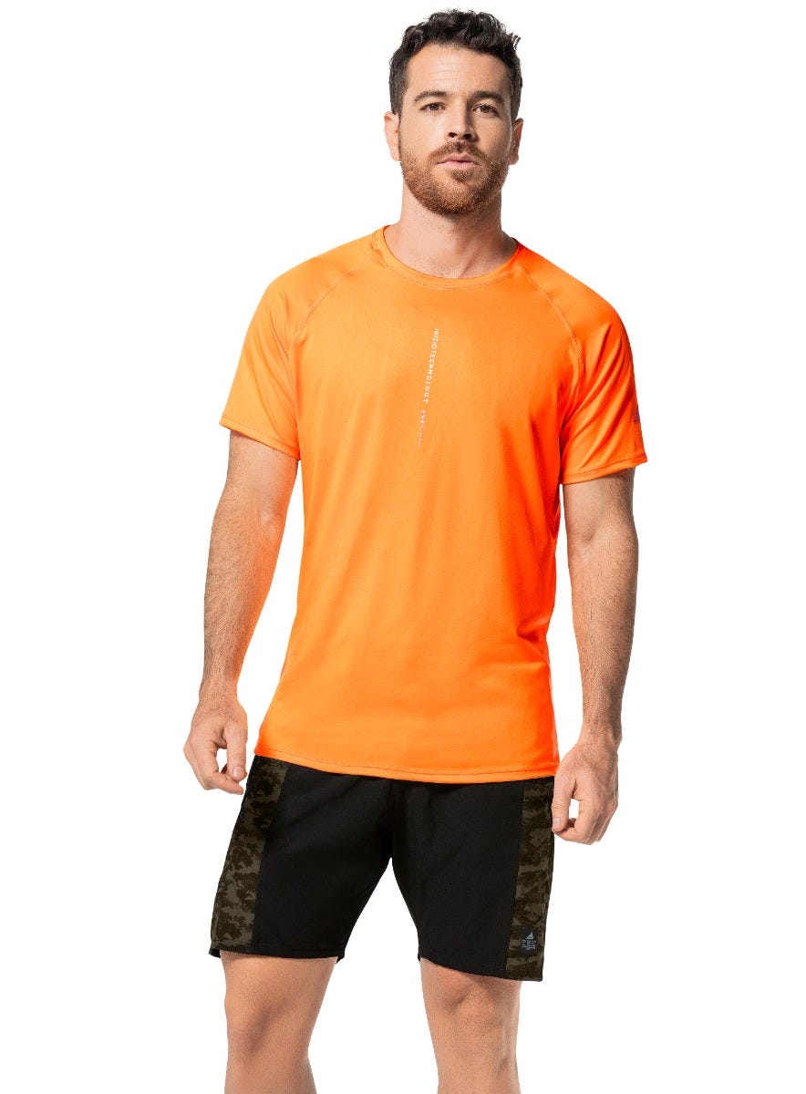 CAMISETA CON DEPORTIVA HOMBRE