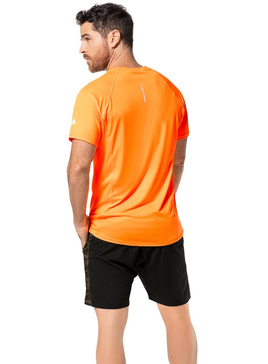 CAMISETA CON DEPORTIVA HOMBRE