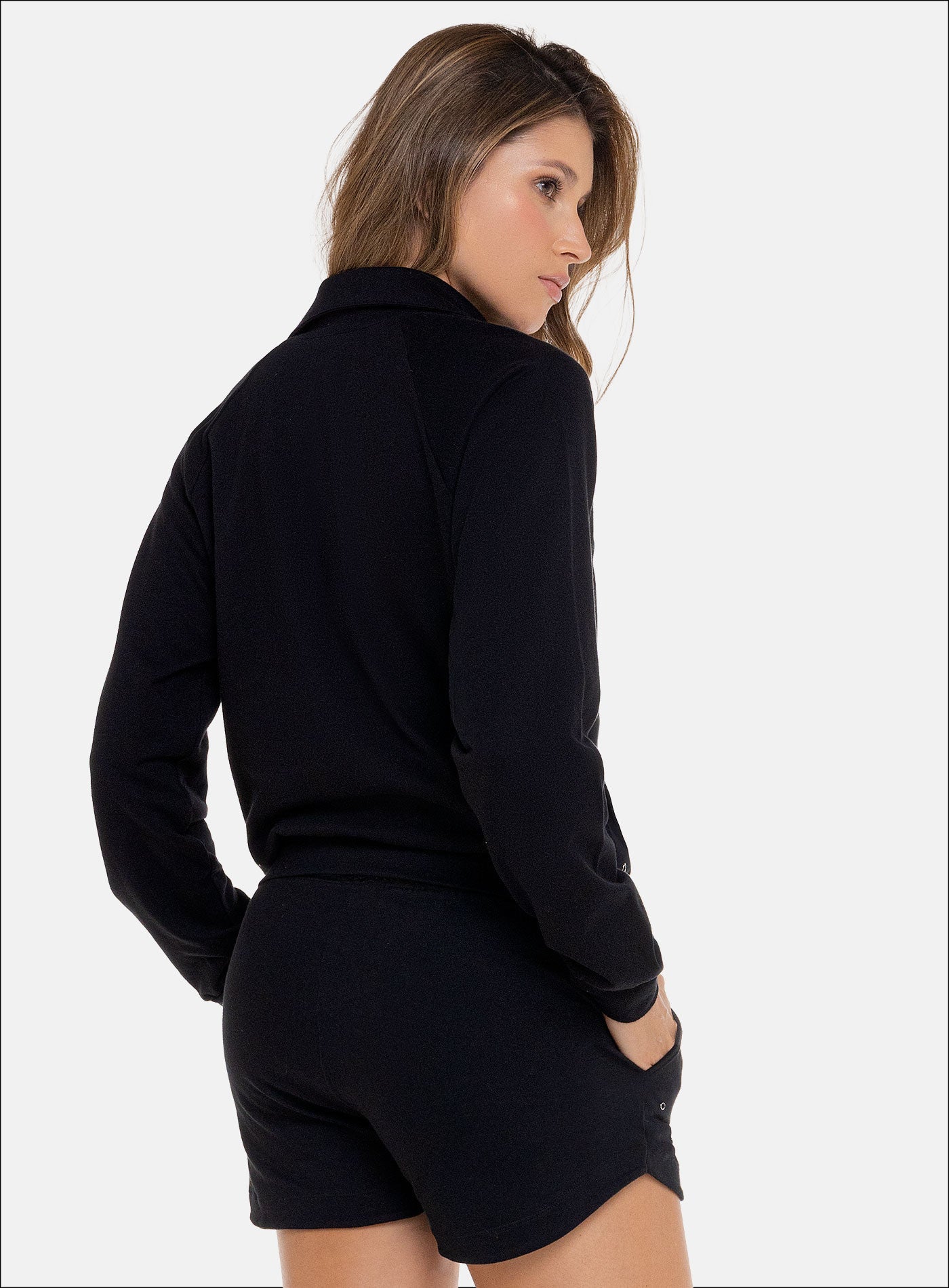Buzo casual con diseño en pedreria - PRECIO ESPECIAL