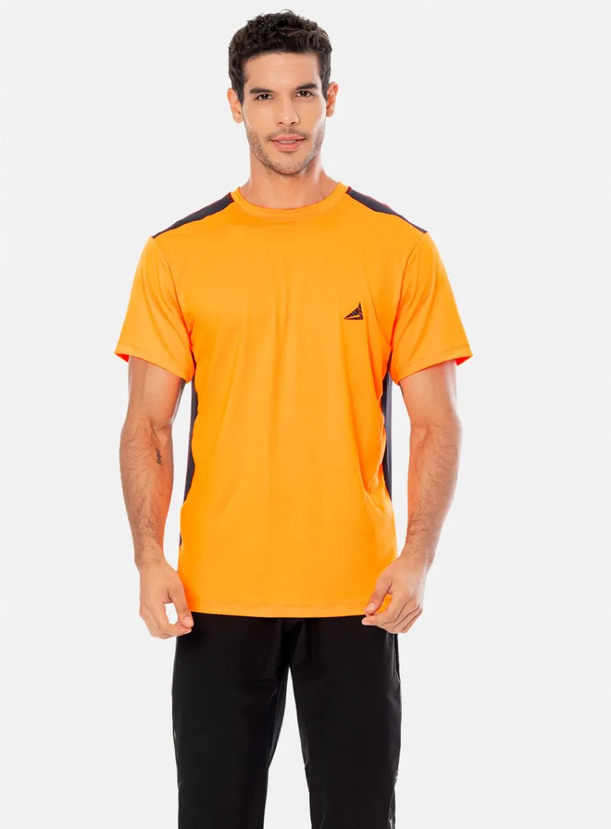 CAMISETA DEPORTIVA CON CORTES EN CONTRASTE PRECIO ESPECIAL
