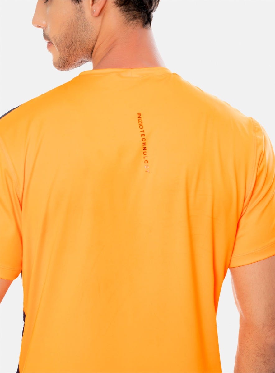 CAMISETA DEPORTIVA CON CORTES EN HOMBRO - PRECIO ESPECIAL